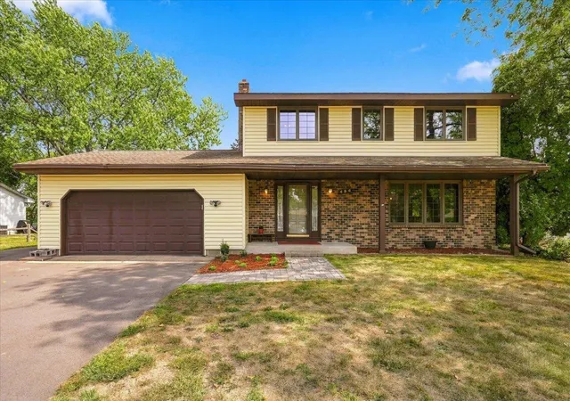 Photo 3 of Single family home for sale at 454 Oday St S, Saint Paul, MN 55119 | MLS# 7135126 | Listing updated on 2026-09-16