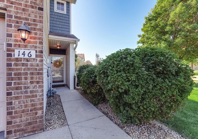 Photo 3 of Single family home for sale at 146 Shetland Ln, Lino Lakes, MN 55014 | MLS# 7135145 | Listing updated on 2026-09-14