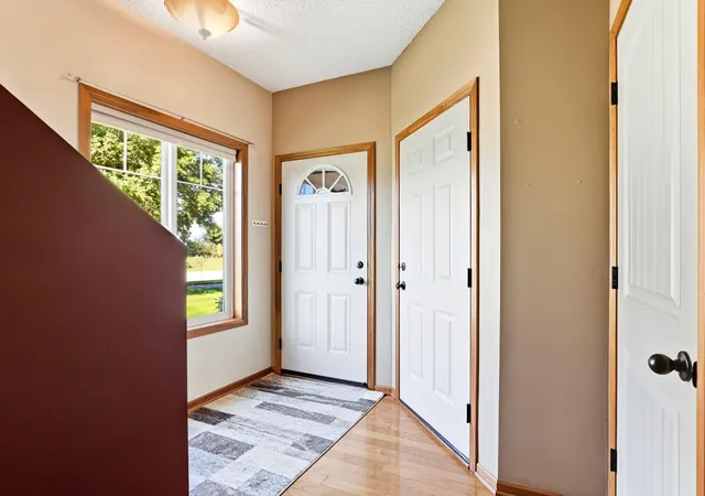 Photo 4 of Single family home for sale at 146 Shetland Ln, Lino Lakes, MN 55014 | MLS# 7135145 | Listing updated on 2026-09-14