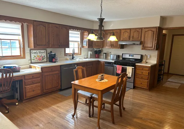 Photo 2 of Single family home for sale at 1204 Horizon Dr, Marshall, MN 56258 | MLS# 7135170 | Listing updated on 2026-09-13
