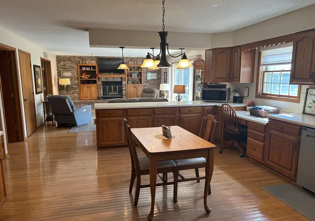 Photo 3 of Single family home for sale at 1204 Horizon Dr, Marshall, MN 56258 | MLS# 7135170 | Listing updated on 2026-09-13