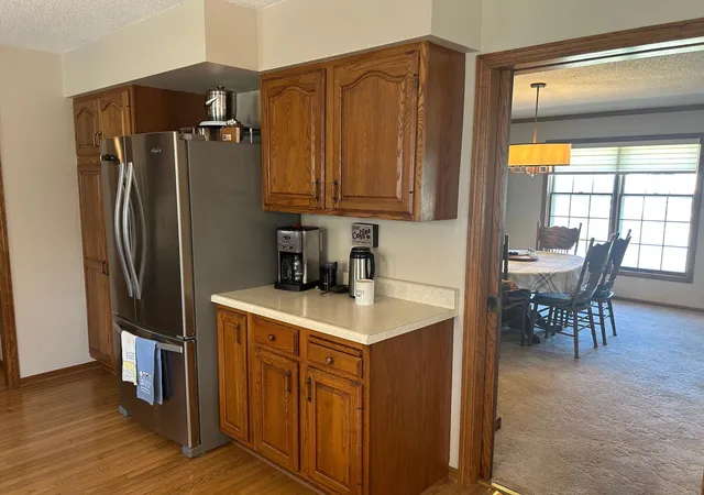 Photo 4 of Single family home for sale at 1204 Horizon Dr, Marshall, MN 56258 | MLS# 7135170 | Listing updated on 2026-09-13