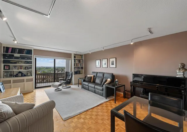 Photo 1 of Condo for sale at 400 Groveland Ave #1208, Minneapolis, MN 55403 | MLS# 7135192 | Listing updated on 2026-08-29