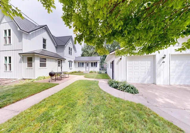 Photo 1 of Single family home for sale at 10698 625th Avenue, Emmons, MN 56029 | MLS# 7135194 | Listing updated on 2026-09-03