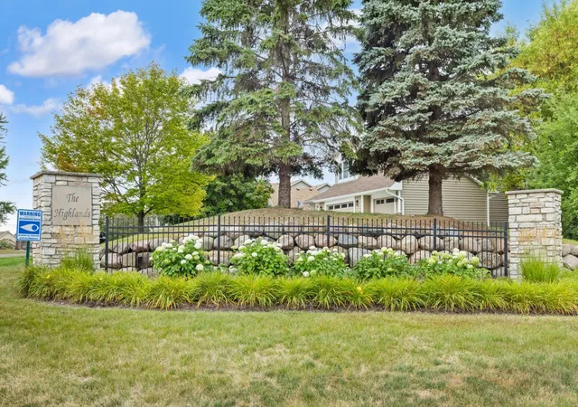 Photo 3 of Sale Pending at 4981 Lansing Ave Ne, Saint Michael, MN 55376 | MLS# 7135204 | Listing updated on 2026-09-28