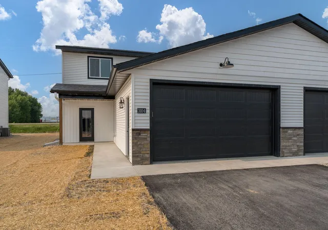Photo 1 of Townhouse for sale at 3123 Scotch Ln, Mankato, MN 56001 | MLS# 7135215 | Listing updated on 2026-09-22