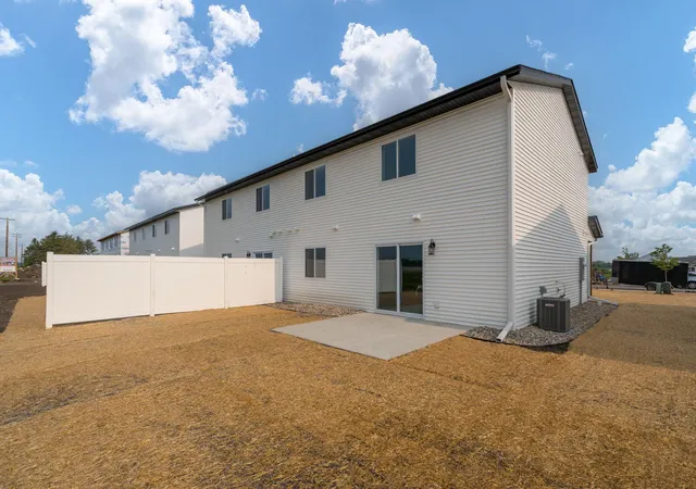 Photo 2 of Townhouse for sale at 3123 Scotch Ln, Mankato, MN 56001 | MLS# 7135215 | Listing updated on 2026-09-22