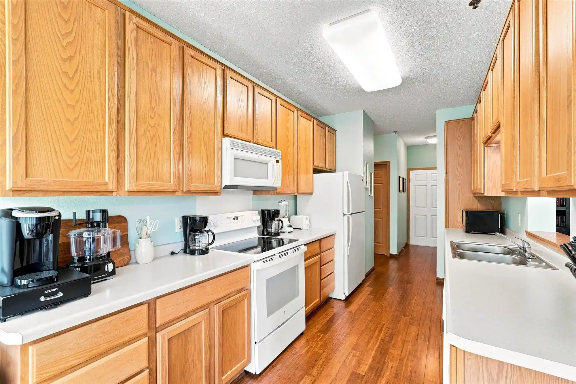 Listing Photo 2 - Condo for sale in 15001 Burnhaven Dr located at 15001 Burnhaven Dr, Burnsville, MN 55306 - Unit #207