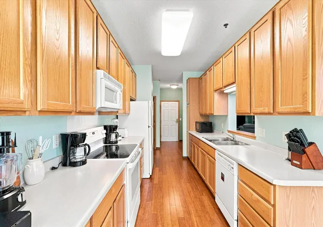 Photo 4 of Condo for sale at 15001 Burnhaven Dr #207, Burnsville, MN 55306 | MLS# 7135231 | Listing updated on 2026-08-30