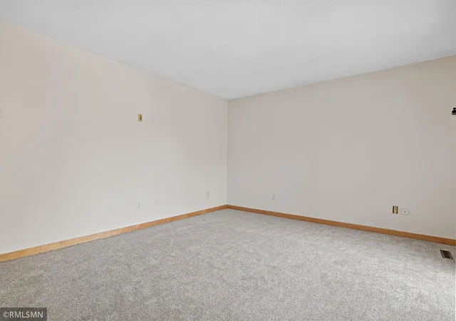 Photo 2 of Sale Pending at 7688 Dunmore Rd, Saint Paul, MN 55125 | MLS# 7135255 | Listing updated on 2026-10-07