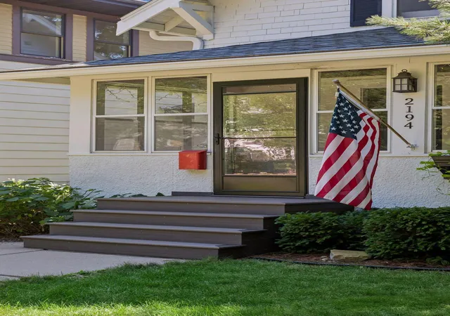 Photo 3 of Single family home for sale at 2194 Dudley Ave, Saint Paul, MN 55108 | MLS# 7135261 | Listing updated on 2026-10-07