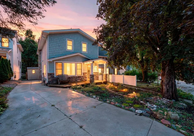Photo 1 of Single family home for sale at 62 Juniper St, Saint Paul, MN 55115 | MLS# 7135283 | Listing updated on 2026-10-01