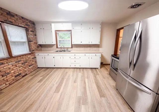 Photo 2 of Single family home for sale at 2804 Churchill St, Roseville, MN 55113 | MLS# 7135292 | Listing updated on 2026-10-01