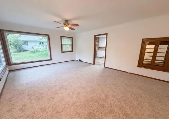 Photo 3 of Single family home for sale at 2804 Churchill St, Roseville, MN 55113 | MLS# 7135292 | Listing updated on 2026-10-01