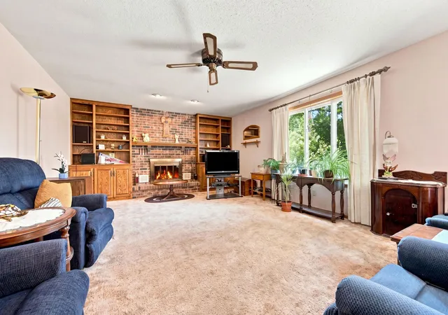 Photo 2 of Single family home for sale at 3017 Standridge Pl, Maplewood, MN 55109 | MLS# 7135300 | Listing updated on 2026-10-16