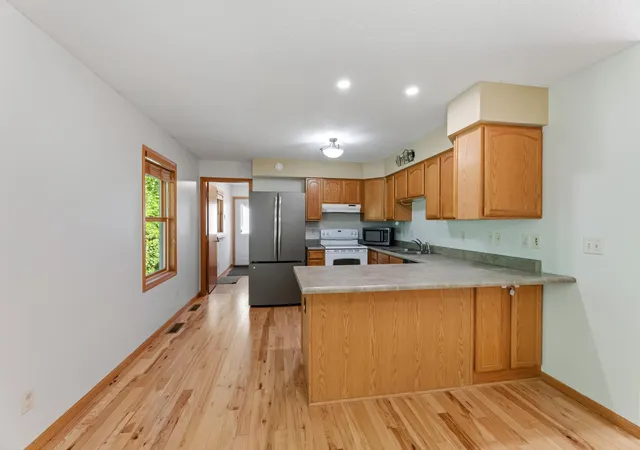 Photo 2 of Single family home for sale at 6648 Gonia Dr, Caledonia, MN 55921 | MLS# 7135320 | Listing updated on 2026-09-08
