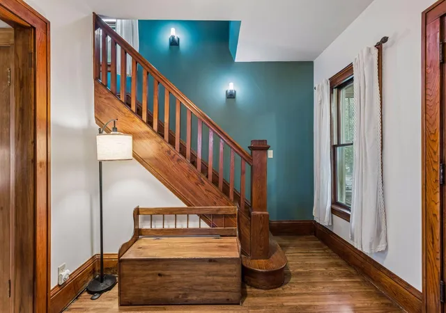 Photo 4 of Single family home for sale at 1426 Edmund Ave, Saint Paul, MN 55104 | MLS# 7135332 | Listing updated on 2026-10-07