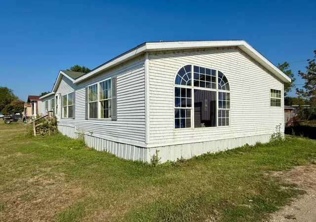 Photo 2 of Sale Pending at 1226 9th St Sw, Valley City, ND 58072 | MLS# 7135343 | Listing updated on 2026-09-01