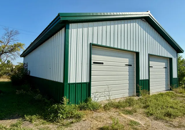 Photo 2 of Sale Pending at 1226 9Th St Sw, Valley City, ND 58072 | MLS# 7135343 | Listing updated on 2026-09-01