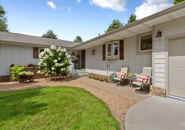 Photo 2 of Single family home for sale at 20642 528Th Ave, Lake Crystal, MN 56055 | MLS# 7135345 | Listing updated on 2026-09-02