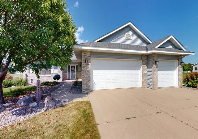 Photo 1 of Single family home for sale at 2858 9th Ave Se, Willmar, MN 56201 | MLS# 7135347 | Listing updated on 2026-09-22