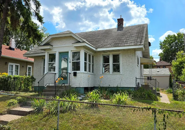 Photo 1 of Single family home for sale at 1006 Iglehart Ave, Saint Paul, MN 55104 | MLS# 7135362 | Listing updated on 2026-09-04