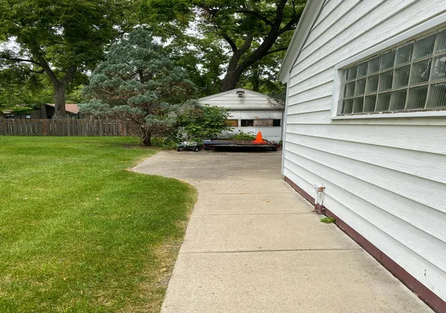 Photo 3 of Sale Pending at 912 13Th Ave Sw, Willmar, MN 56201 | MLS# 7135363 | Listing updated on 2026-09-21