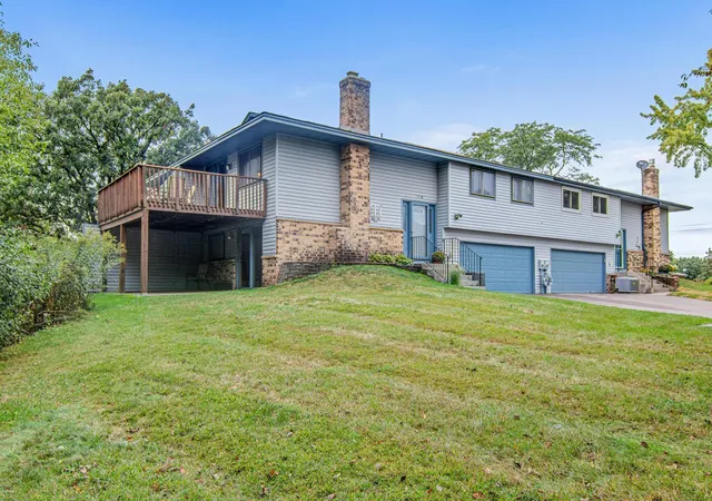 Photo 2 of Single family home for sale at 1718 Woodgate Ln, Saint Paul, MN 55122 | MLS# 7135366 | Listing updated on 2026-10-09