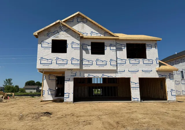 Photo 8 of Single family home for sale at 1821 Pierce St S, Cambridge, MN 55008 | MLS# 7135375 | Listing updated on 2026-09-01