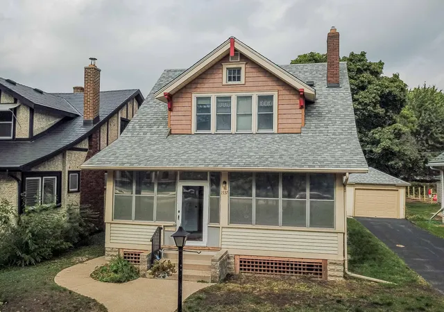 Photo 2 of Single family home for sale at 1537 Midway Pkwy, Saint Paul, MN 55108 | MLS# 7135385 | Listing updated on 2026-10-12