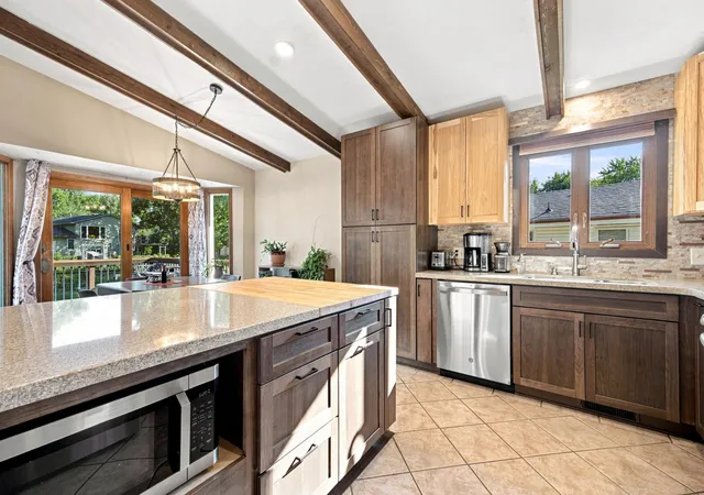 Photo 1 of Sale Pending at 1530 Lois Dr, Saint Paul, MN 55126 | MLS# 7135399 | Listing updated on 2026-10-23