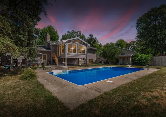 Photo 1 of Single family home for sale at 10657 Verdin St Nw, Coon Rapids, MN 55433 | MLS# 7135402 | Listing updated on 2026-08-31