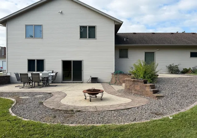 Photo 2 of Single family home for sale at 105 Cedar Ct, Maple Lake, MN 55358 | MLS# 7135409 | Listing updated on 2026-10-06