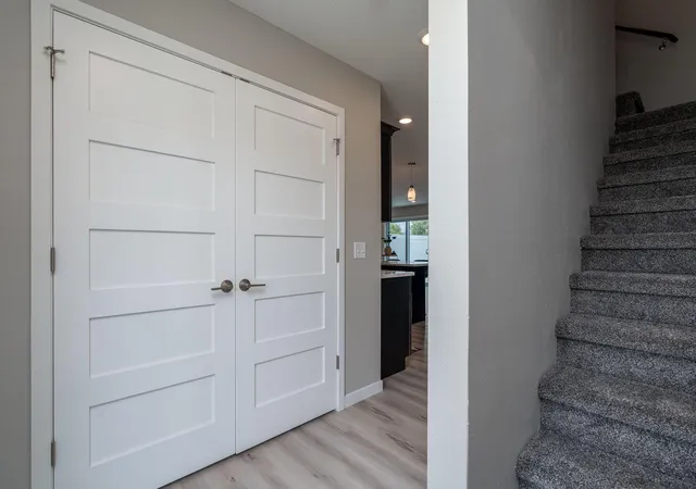 Photo 3 of Townhouse for sale at 3121 Scotch Ln, Mankato, MN 56001 | MLS# 7135415 | Listing updated on 2026-09-22