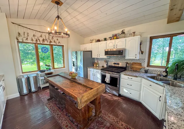 Photo 1 of Single family home for sale at 1656 Mark Ct, Shakopee, MN 55379 | MLS# 7135444 | Listing updated on 2026-10-01