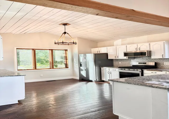 Photo 3 of Single family home for sale at 1656 Mark Ct, Shakopee, MN 55379 | MLS# 7135444 | Listing updated on 2026-10-21