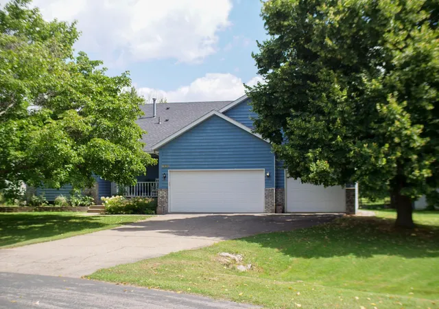 Photo 3 of Single family home for sale at 1656 Mark Ct, Shakopee, MN 55379 | MLS# 7135444 | Listing updated on 2026-10-01