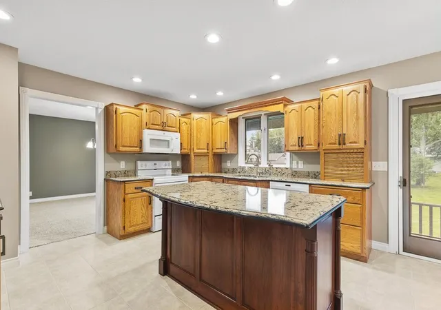 Photo 4 of Single family home for sale at 611 Dugdale Ave, Worthington, MN 56187 | MLS# 7135450 | Listing updated on 2026-10-07