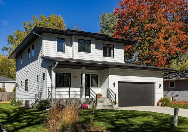 Photo 3 of Single family home for sale at 17314 Bay Ln, Wayzata, MN 55391 | MLS# 7135453 | Listing updated on 2026-10-22