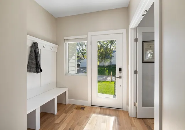 Photo 3 of Single family home for sale at 17314 Bay Ln, Wayzata, MN 55391 | MLS# 7135453 | Listing updated on 2026-10-22