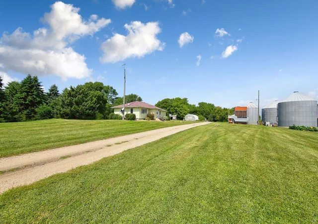 Photo 2 of Single family home for sale at 188 40th St, Dunnell, MN 56127 | MLS# 7135457 | Listing updated on 2026-09-03