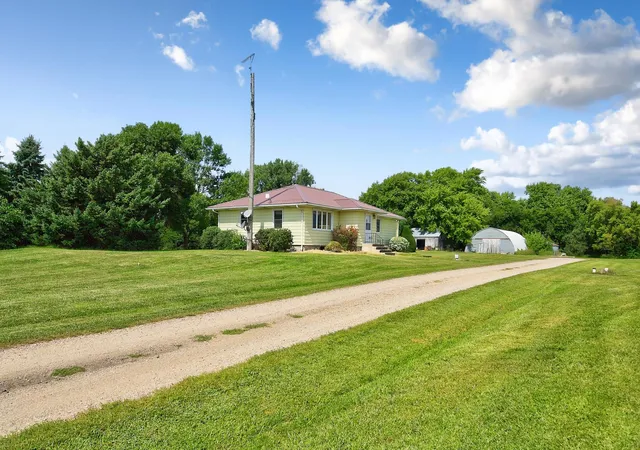 Photo 3 of Single family home for sale at 188 40th St, Dunnell, MN 56127 | MLS# 7135457 | Listing updated on 2026-09-03