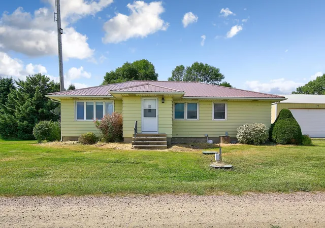 Photo 4 of Single family home for sale at 188 40Th St, Dunnell, MN 56127 | MLS# 7135457 | Listing updated on 2026-09-03