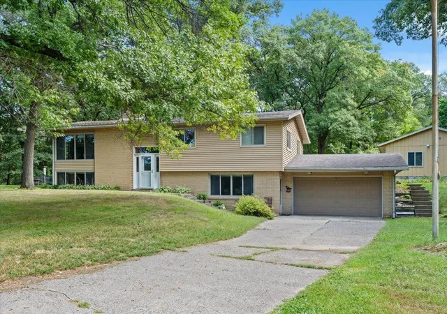 Photo 2 of Single family home for sale at 4550 N Benton Dr, Sauk Rapids, MN 56379 | MLS# 7135465 | Listing updated on 2026-09-08