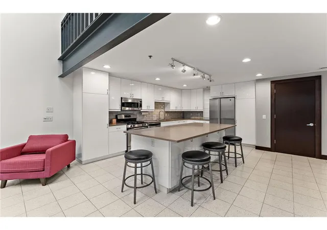 Photo 3 of Condo for sale at 214 4Th St E #213, Saint Paul, MN 55101 | MLS# 7135470 | Listing updated on 2026-10-17