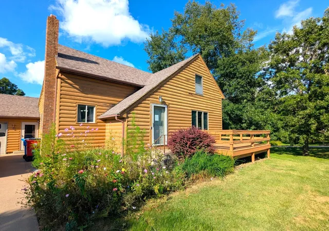 Photo 1 of Single family home for sale at 8270 E Main St, Winona, MN 55987 | MLS# 7135485 | Listing updated on 2026-09-01
