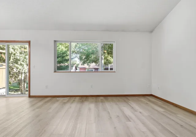 Photo 3 of Single family home for sale at 614 Golden Gate Ln, Winsted, MN 55395 | MLS# 7135488 | Listing updated on 2026-08-29