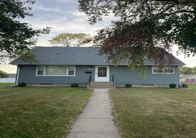 Photo 2 of Single family home for sale at 906 15th Street S, Benson, MN 56215 | MLS# 7135501 | Listing updated on 2026-09-02