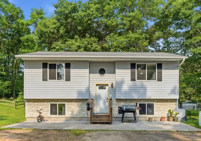 Photo 2 of Single family home for sale at 919 Lincoln Ave, Amery, WI 54001 | MLS# 7135522 | Listing updated on 2026-09-03