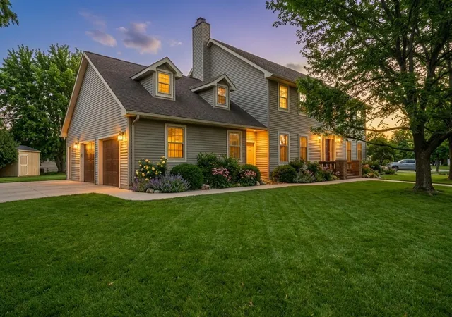 Photo 2 of Sale Pending at 800 27th St Sw, Austin, MN 55912 | MLS# 7135582 | Listing updated on 2026-10-04